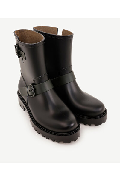 Yargıcı Toka Detaylı Kısa Yağmur Botu