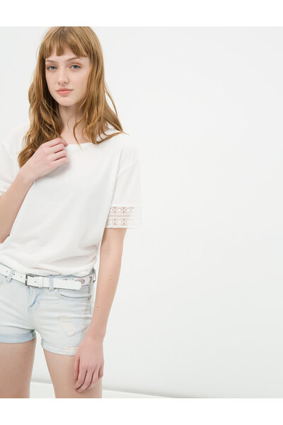 Koton شورت جينز بقصة ضيقة