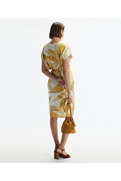 Yargıcı V Yaka Kısa Kollu Beli Dekolte Kısa Elbise