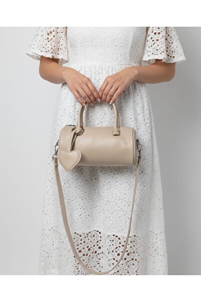 Arvelia Geantă de mână și crossbody pentru femei, cu charm în formă de inimă