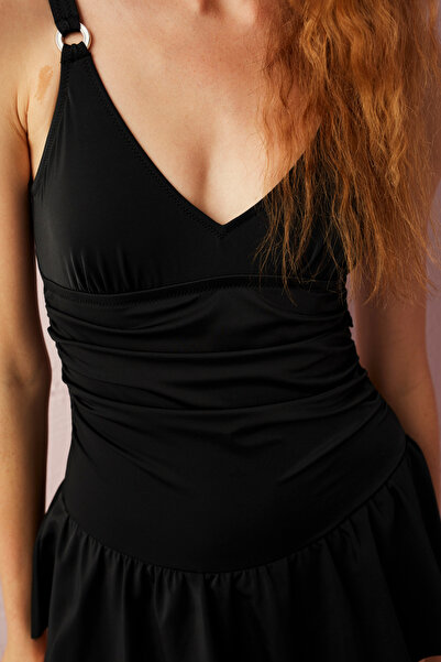 Penti Schwarzer Basic-Badeanzug mit Shorts und Rock