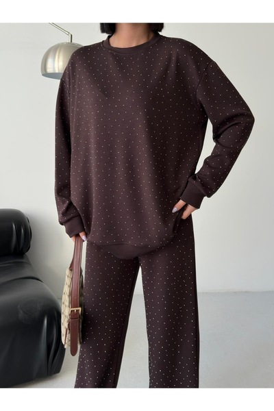 Tarzımızbir Stone-Studded Modal Fabric Top and Bottom Set Is a Hijab.