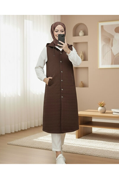 Modamorfo Γιλέκο με κουκούλα με κουμπιά στο μπροστινό μέρος και λεπτομέρεια αλυσίδας - Καφέ