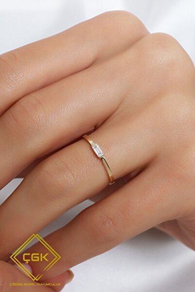 Çgk Çiğdem Gürel Kuyumculuk ÇGK “Solo Baguette” 14 Ayar Altın İnce Baget Taşl...