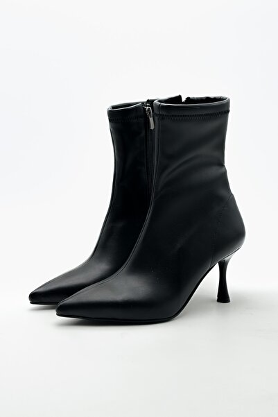 Shoebutik Wanna Μαύρα γυναικεία μποτάκια με τακούνι