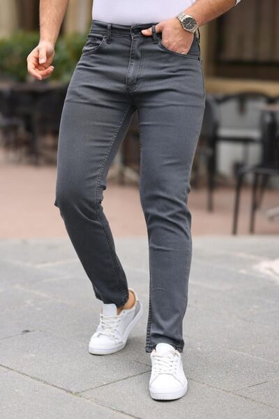 WOWA COMPANY Men's High Waist Loose Cut Pipe Leg Denim Pants Regular Fit Jean