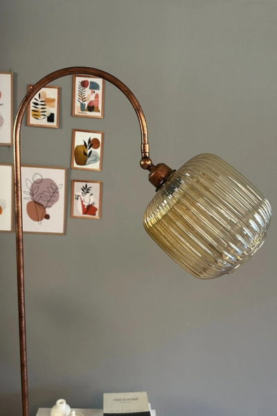 Bamyum Mopa Bal Rengi Cam Lambader Patina Gövde Dekoratif Metal Oturma Odası Zemin Lambası