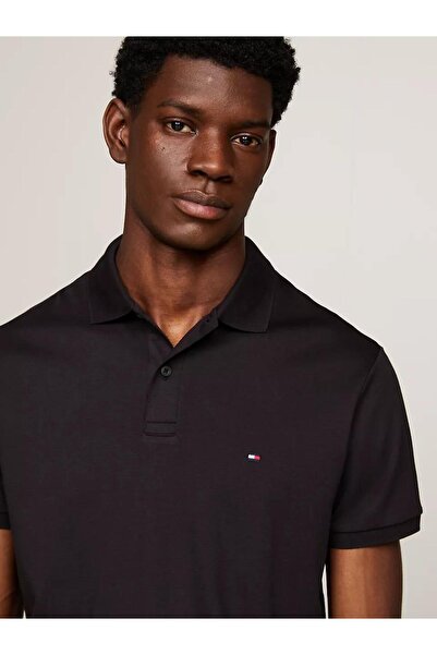 Tommy Hilfiger يرجى توفير العنوان الأصلي، بحيث يمكنني إعادة كتابة اللغة التركية بشكل مناسب.