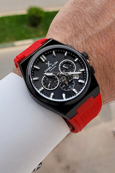 Daniel Klein Kasası Siyah Kordonu Kırmızı Renk 44 Mm Göstergeleri Aktif Erkek Kol Saati