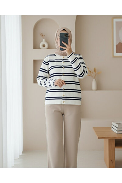 Modamorfo Светло-белый трикотажный кардиган с яркими пуговицами и полосками