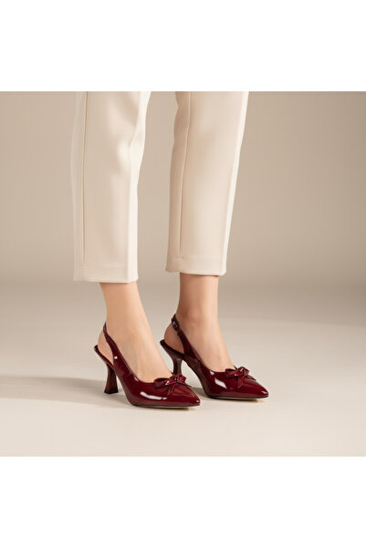 sv savves حذاء جوليا بورجوندي من الجلد اللامع للنساء رياضي بكعب رفيع