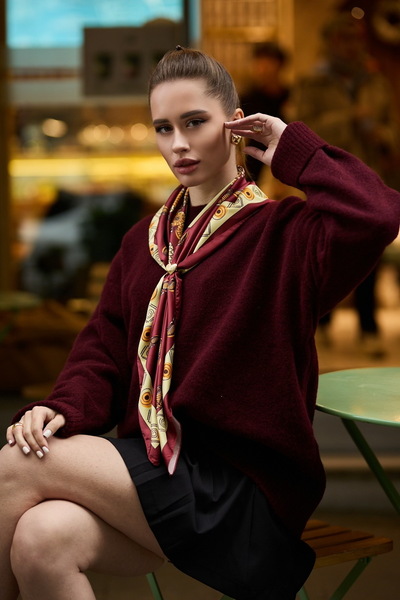 D scarf وشاح نسائي باندانا 90 سم