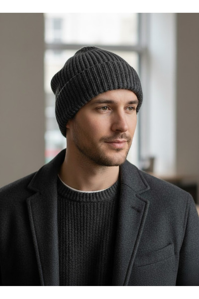 OnMyHead Чорна довга шапка з ворсом