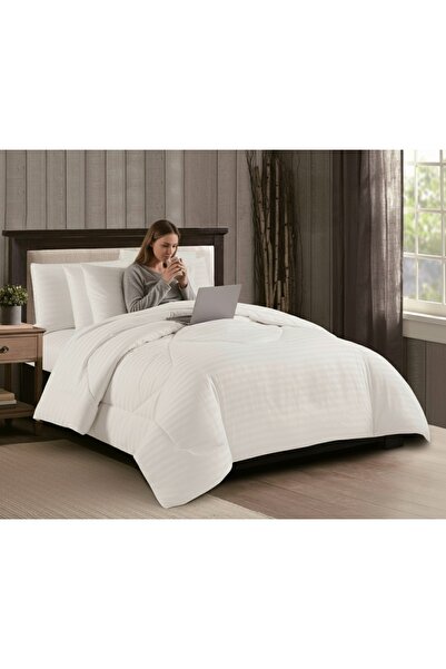 Red Rose Luxury Stripe Double Duvet Set – Soft Hotel Quality – 7 Pieces