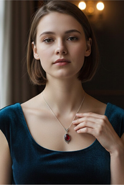 ZETCONCEPT Zet Style Queen's Radiance – Elegant Necklace with Red Stone - Vintage Style Red Quartz Necklace