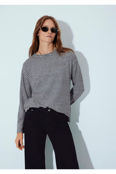 Mavi Crew Neck Striped T-Shirt Regular Fit / Standard Cut 1613600-85407