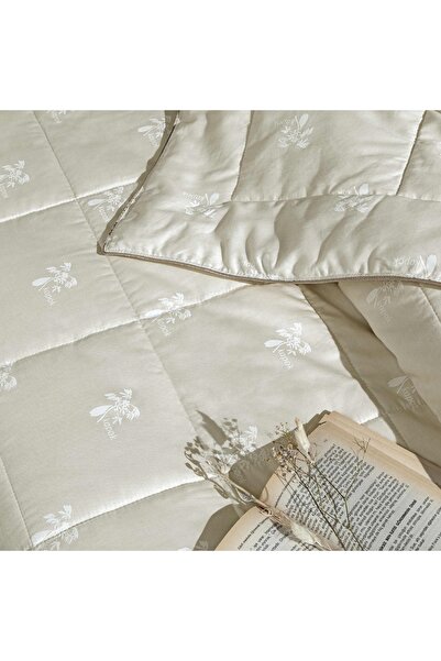 Linens Kapok Cloudy Thin Quilt Double Size