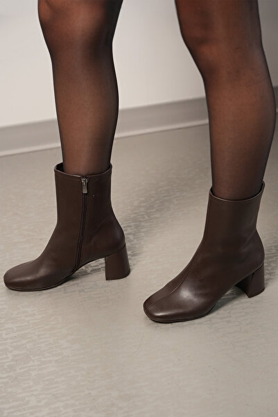 Marjin Women's Blunt Toe Zippered Heeled Boots Nonas Brown