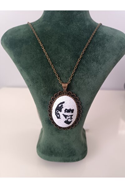 NAS fashion Kanaviçe Etamin ATATÜRK İşlemeli Uzun Zincir Kolye Öğretmenler Günü Hediyesi