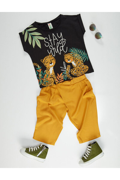 Denokids Stay Leo Girl's T-shirt Capri Pants Set