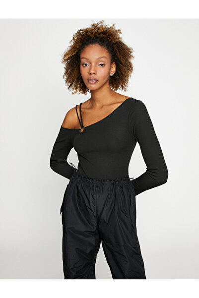 Koton Tricou cu mânecă lungă pe un umar cu accesorii metalice