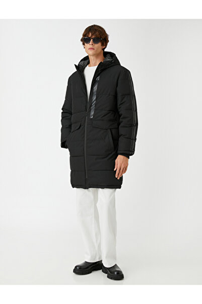 Koton Μακρύ φουσκωτό παλτό με κουκούλα με τύπωμα τσέπες με λεπτομέρειες αδιάβροχο