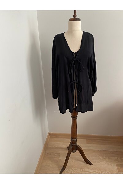 WhiteArt كيمونو أسود للنساء مع ربطة عنق أمامية وتفاصيل من الدانتيل