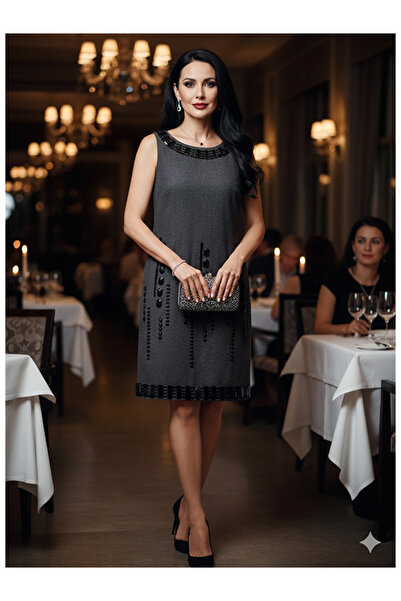 Namaste Vintage فستان جيليه مطرز بالخرز بدون أكمام بلون دخاني