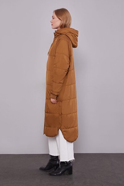 Levidor Καφέ φουσκωτό παλτό με κουκούλα με λεπτομέρεια snap-on στα πλαϊνά