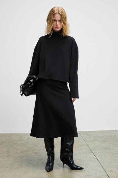 GRIMELANGE Ploruns Women's Soft and Flexible Fabric Turtleneck Black Sweatshirt