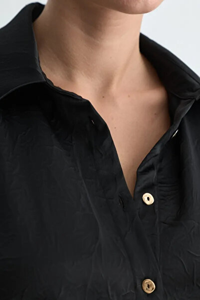 Gusto Crinkle Satin Shirt - Black