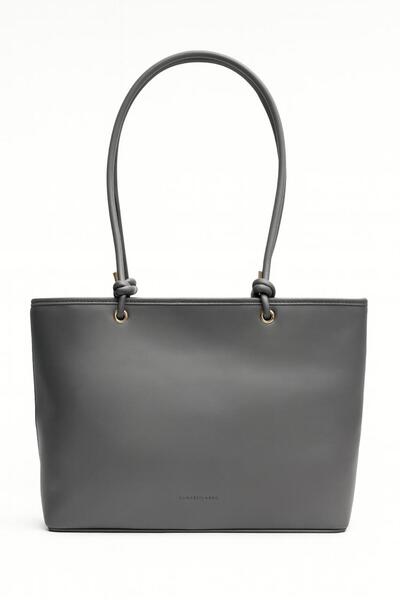 Generic Elegant Textured Ladies Handbag with Heart Scarf & Gold Detailing – Carnalisa