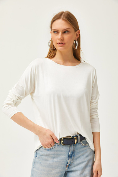 Olalook Dámská bílá splývavá viskózová halenka s kulatým výstřihem BLZ-19002588