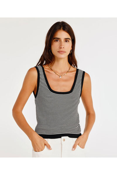 Yargıcı بلوزة تريكو مقصوصة بحزام