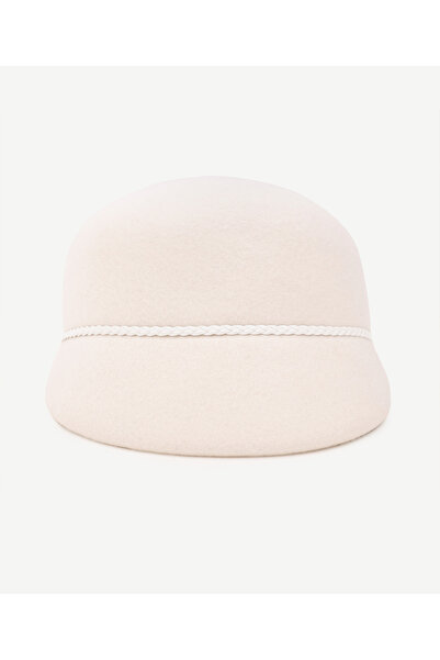 Yargıcı Örgü Detaylı Yün Şapka