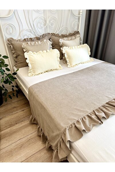 Decamor home Milky Coffee Ruffled Bed Runner Throw Pillow Set Bedspread Double Size 3 Pieces