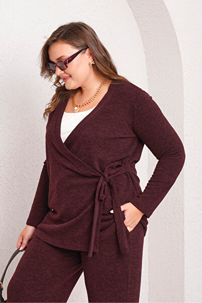 Büyük Moda Tricot Suit with Belt