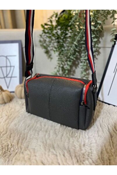 MODANTA Sports and Dynamic Adjustable Strap Women's Bag