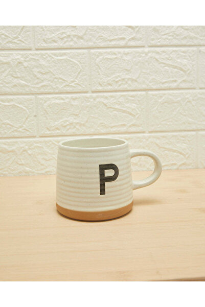REDTAG كوب أبيض عليه حرف P