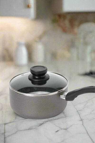 REDTAG Black Aluminum Non Stick Saucepan With Glass Lid (18Cm)