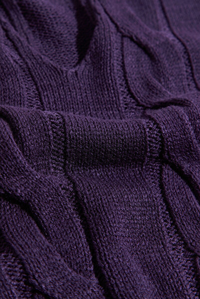 W Collection Tricot with Plum Collar Detail