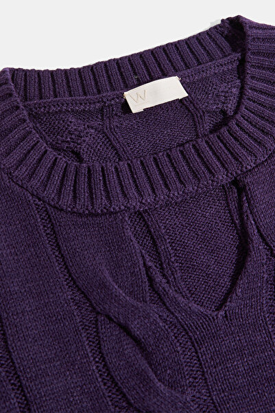 W Collection Tricot with Plum Collar Detail