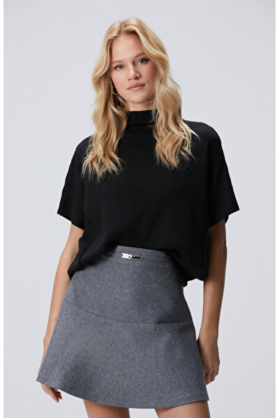 Network Siyah Dik Yaka Kısa Kollu Nervür Detaylı Kazak