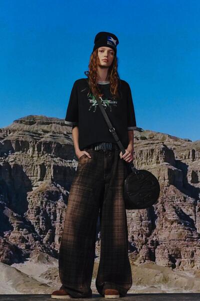 Pull & Bear STWD by PLEASURES at desenli t-shirt