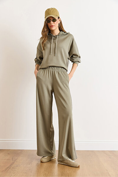 Olalook Women's Green Modal Buttoned Pocketed Draped Trousers with Wick Detail Pnt-19000380