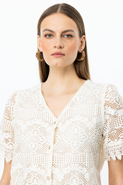 ON Women's V-Neck Short Sleeve Lace Cardigan - Minimalist Style