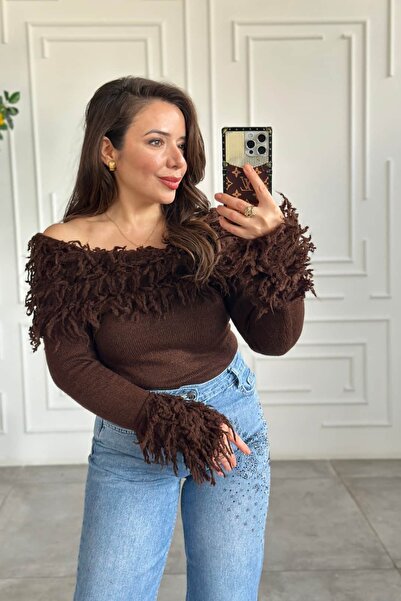 Yağmur Butik Πλεκτό πουλόβερ με γιακά Μαντόνα και φούντες