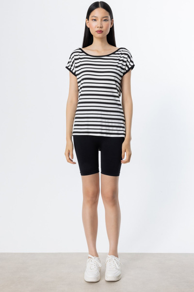 ON Minimalist Oversized Striped Women's Blouse - Short Sleeve Round Neck
