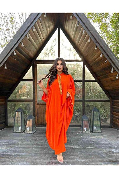 outline A reception jalabiya made of luxurious Egyptian cotton 100%