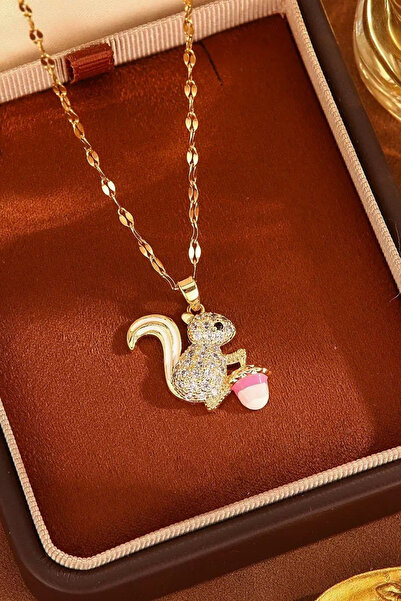 Parantez Aksesuar قلادة من الفولاذ على شكل سنجاب مرصعة بحجر الزركون بتفاصيل باليوموت